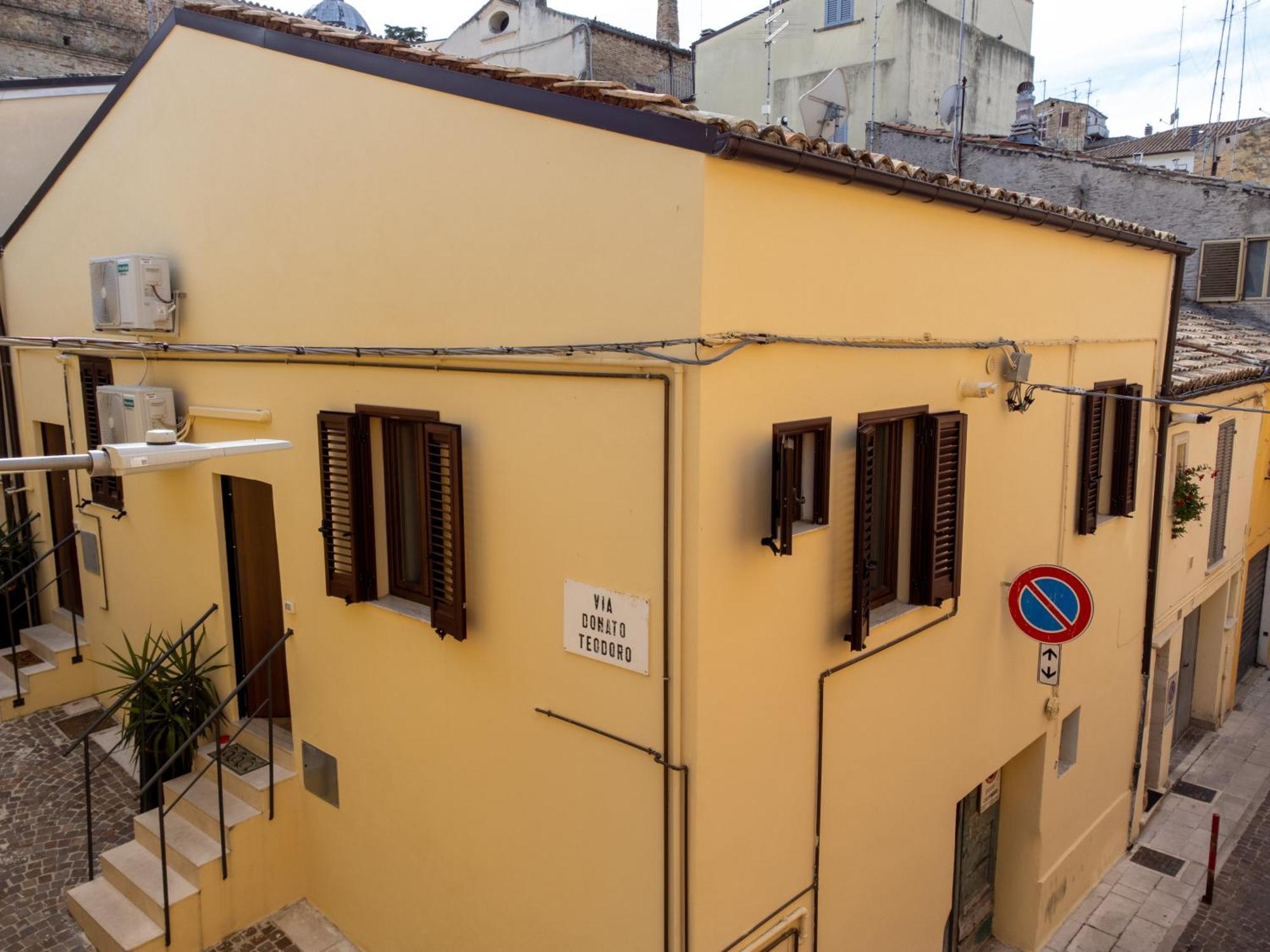 Loft Teate Lägenhet Chieti Exteriör bild